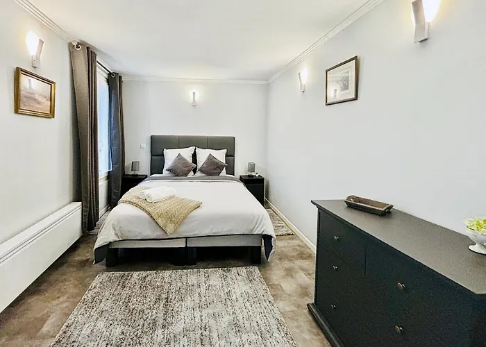 Luxury Saint-honore - Rentaway Apartman *