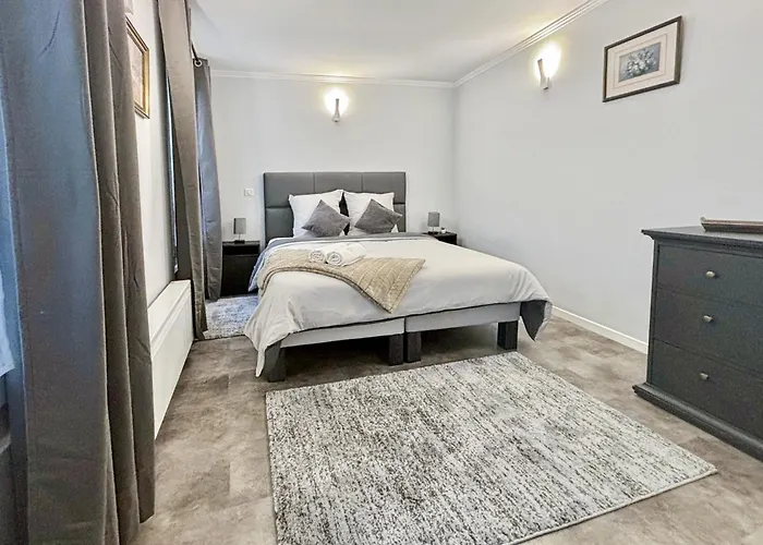 Luxury Saint-honore - Rentaway Apartman *